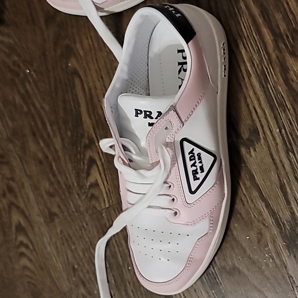 Shoes - Picture 5 of 5